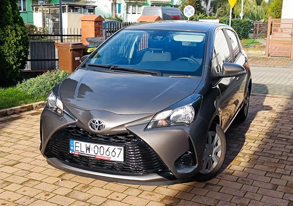 Toyota Yaris cena 45200 przebieg: 112340, rok produkcji 2020 z Szamotuły małe 79